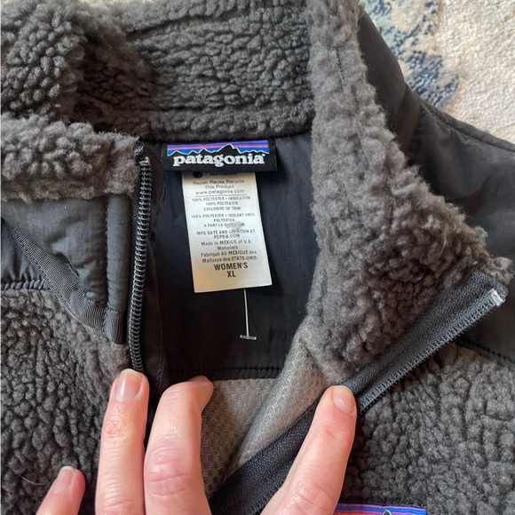 Patagonia Sherpa Vest - Picture 2 of 3